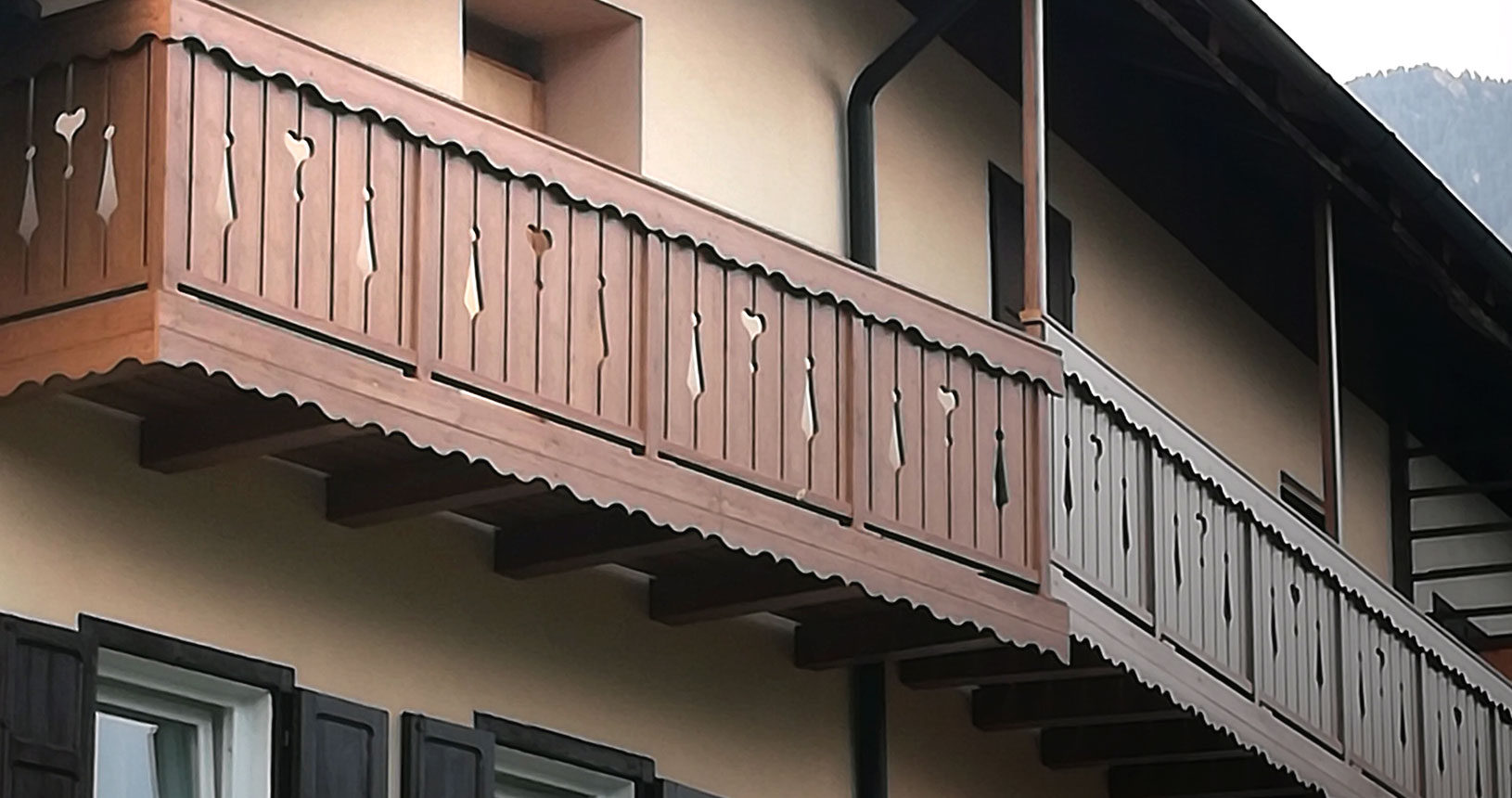 balconi in stile tirolese legno